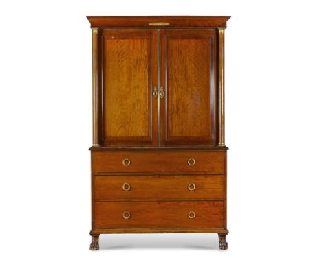 Meuble de rangement formant&nbsp armoire&nbsp et&nbsp commode de style Empire fin XIXe s. &nbsp en acajou et placage d'acajou
