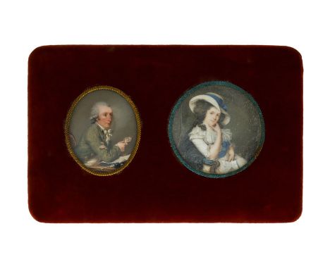 ?Ensemble de 2 miniatures ovales sur ivoire XIXe s représentant le portrait d'un aristocrate tenant le portrait de sa bien - 