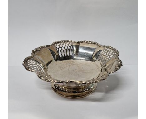 1964 Sheffield hallmarked silver dish Weight - 100g 
