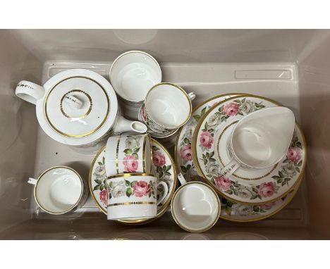 1969 Royal Worcester tea set with Tea pot 