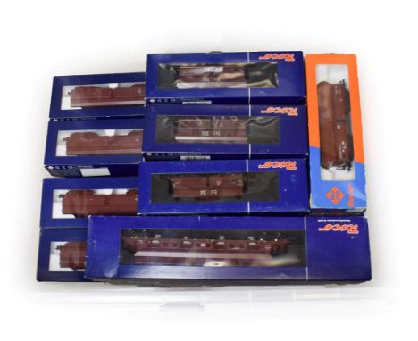 Roco HO Gauge Wagons 2x44002 DB Wagon sets, 8x66056 Hopper wagons; Erz IIId Hopper wagons 67786, 67788 and 67789; 66376 Bogie