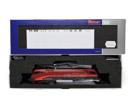 Roco HO Gauge 2 Rail 73232 OBB 1116 220-5 B-B Pantograph Locomotive Railjet livery (E box E-G)