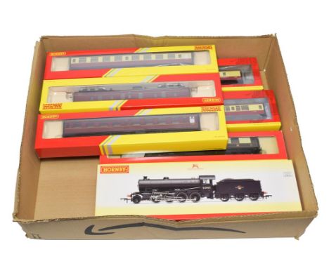 Hornby (China) OO Gauge R3227 BR 2-8-0 Class O1 63663 DCC Ready; Pullman coach Cynthia with lighting (in unnumbered box), R47