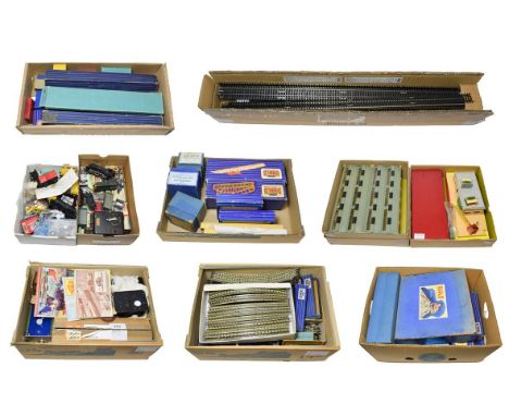 Hornby Dublo 5005 Engine Shed and 5006 Extension (constructed together, with boxes G-E) constructed Goods platform (G-E); tog