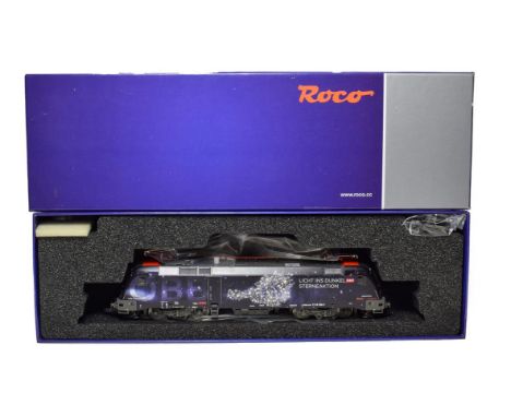 Roco HO Gauge 2 Rail 73237 OBB 1116 158-7 Pantograph Locomotive Licht Ins Dunkel Sternaktion livery (E box G-E)
