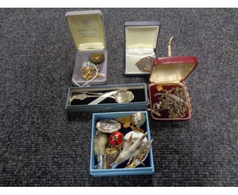An antique sovereign case together with a small quantity of costume jewellery, a gold plated lady's Rotary wristwatch, souven