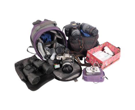 A selection of Vintage cameras and equipment, including a Minolta 505SI Super in associated carry case with accessories, a So