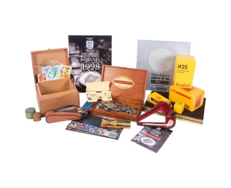 Pocket telescope, boxes, photo frame, vista screen with views of Hastings model village, etc