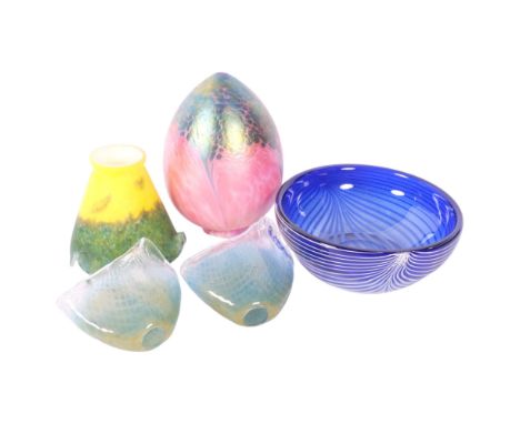 A blue striped Art glass bowl, 18cm across, and 4 glass light shades