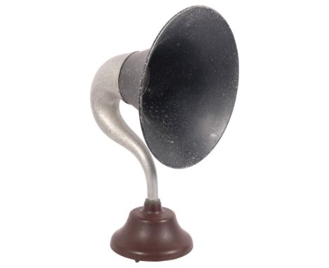 A circa 1920s radio horn speaker, possibly patent no. 199678, type C2 form C, label to underside