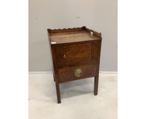 A George III mahogany tray top commode, width 50cm, depth 48cm, height 79cm
