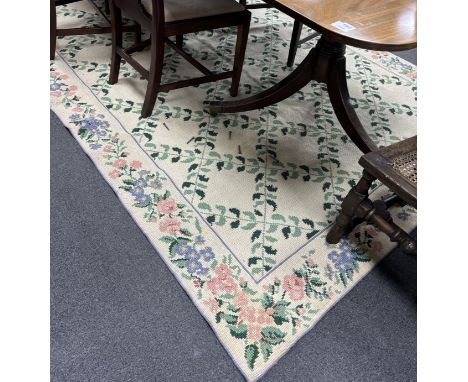 An Arilous carpet, 300 x 186cm