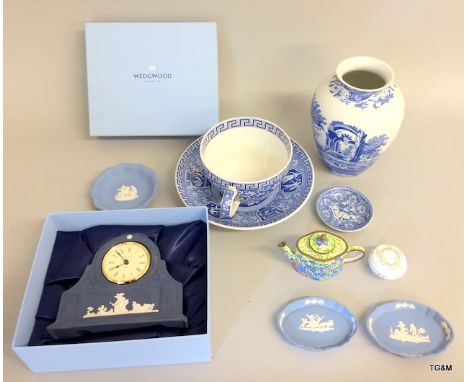 A collection of Wedgewood, Spode and Coalport items