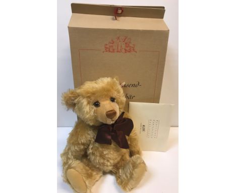 A Stieff "Hello 2000, Goodbye 1999" teddy bear set No'd 04457 in book style presentation case with certificates, each bear ap