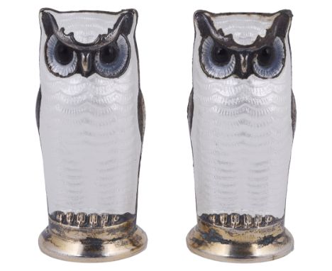 A PAIR OF NORWEGIAN GILT AND ENAMEL NOVELTY ‘OWL’ PEPPERETTES  DAVID-ANDERSEN  OSLO  SECOND HALF 20TH CENTURY the birds with 