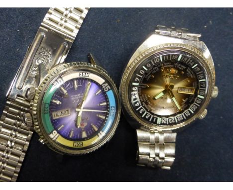 A GENTS ORIENT WORLD TIMER AUTOMATIC WRISTWATCH TOGETHER WITH ANOTHER KING DIVER (2)
