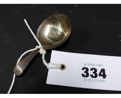 A GEROGIAN SILVER CADDY SPOON