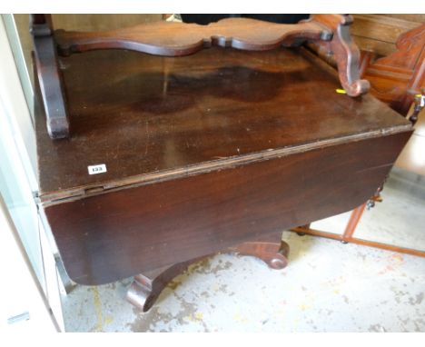 Vintage mahogany Sutherland table