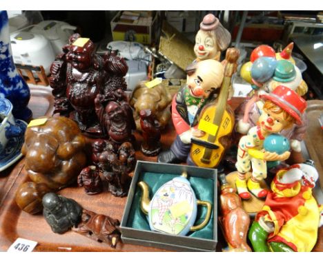 Tray of various carved & resin figures, ceramic clowns etc