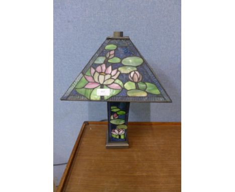 A Tiffany style table lamp 