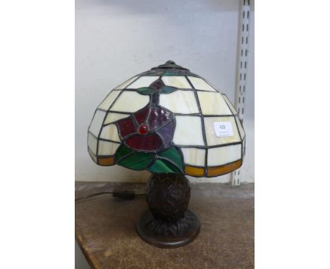 A Tiffany style table lamp 