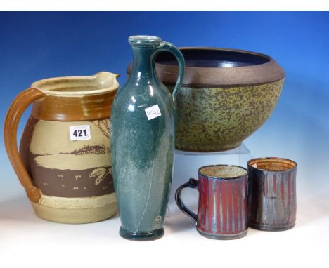 A COLLECTION OF FIVE STUDIO POTTERY WARES, TO INCLUDE: A PAIR OF SELBORNE POTTERY MUGS, A VICKY SHAW LANDSCAPE SGRAFFITTO JUG