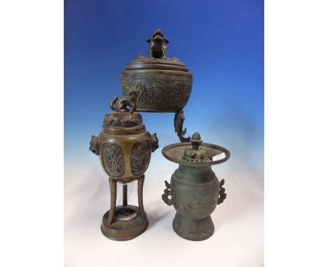 TWO CHINESE BRONZE CENSERS AND A VASE EACH WITH COVERS, THE TALLEST.   H 20cms.