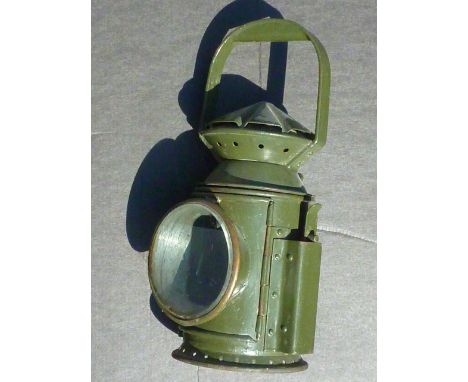RAILWAY TYPE LAMP, IN WD CROWS FOOT MARK C.1945 PLATE ADVISING HARRY J PRATT & CO LTD BIRMINGHAM