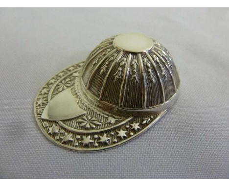 A Mappin and Webb silver caddy spoon in the form of a jockeys cap, Sheffield 1983