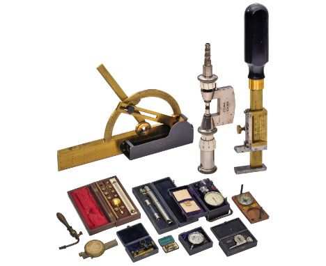Vermessungs- und Meßinstrumente1) Höhenmesser, um 1850, Hersteller: Oeri, nach Patent von R. Douglas, England, Messing, in Or