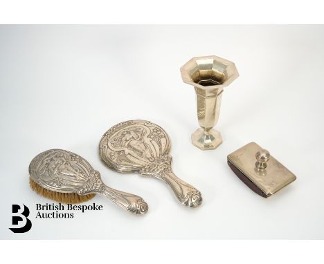 Art Nouveau silver vanity set, comprising hand mirror and hairbrush, Chester assay mark, dated 1907 together with a silver tr