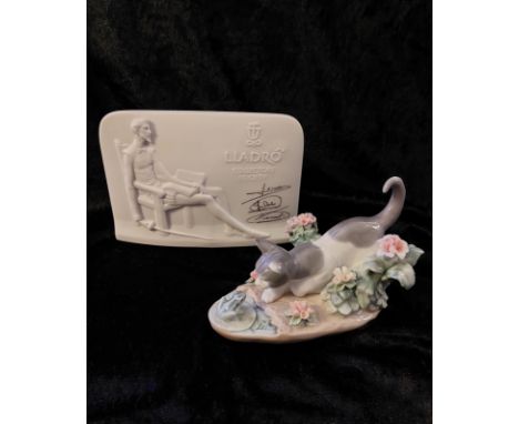 2 items. 7601 Don Quixote Lladro Collectors Society signature plaque by Salvador Furio. Released 1985 only. 4" high by 6" wid