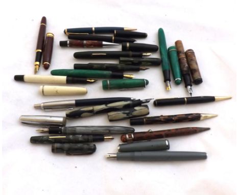 Collection of various vintage Fountain Pens, Propelling Pencils to include Swan, Mabie, Todd & Co Ltd; Burnham; Parker and va