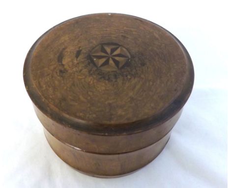 Vintage circular Collar Box with pull off cover of circular form, the lid inlaid with a geometric motif, 7 =  diameter 
