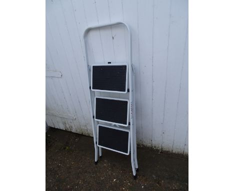 Metal step ladder&nbsp;
