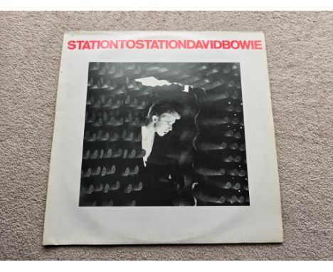  Label: RCA – APL1-1327 The vinyl is in Excellent condition visually with a few light signs of being played. The Insert is in