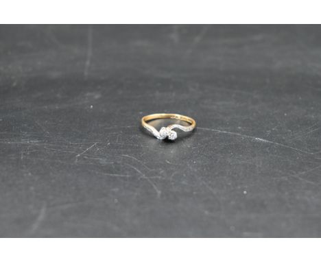 18ct gold and platinum diamond ring size N, 1.87g