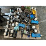 (KB) Palle of Hydraulic Pumps/ Motors, Parker, Rexroth, Eatan, & More