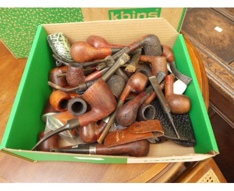 2 boxes of pipe smoker's accessories including large number of pipes, some with silver mounts, 2 tobacco jars, clay pipes, Du