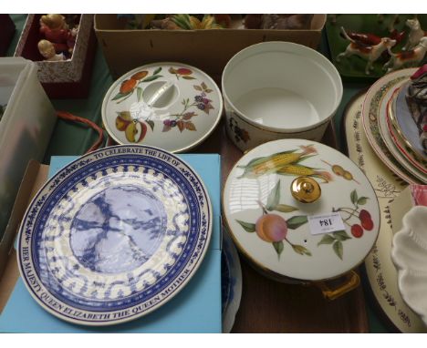 2 Royal Worcester (Evesham) lidded vegetable dishes, Royal Worcester casserole dish, 5 blue and white celebration plates and 