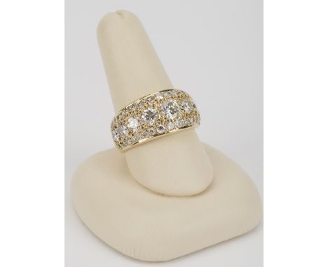 DESCRIPTION: 14k fashion ring set with center approximately .60 carat diamond, eight approximately .25 carat each diamonds, e