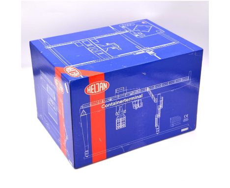 Heljan HO gauge model railway ref 89001 container terminal operating gantry crane, boxed. 