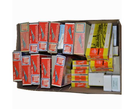 HO gauge model railway accessories, one box including Jouef turntable points; Fleischmann platform parts; and others, all box