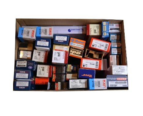 HO gauge model railway passenger coaches, thirty-seven various types and train lines, including makers Heris; Piko; Roco; Vit