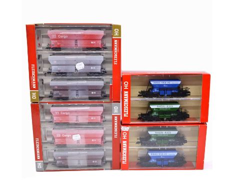 Fleischmann HO gauge model railway gravel wagon sets, four including ref 80 5525 'Rhein-Kies' / 'Donau-Kies-AG'; (x2); 552317