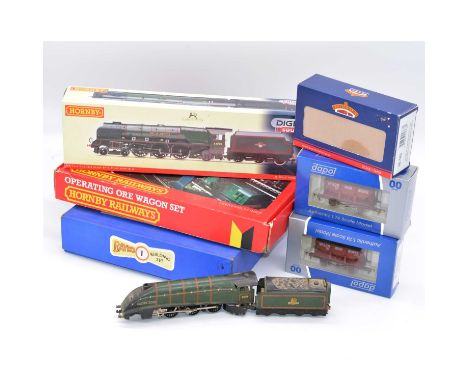 Hornby OO gauge model railway, including Hornby R2782XS BR 4-6-2 Duchess class 'City of Sheffield', with sound, boxed; Hornby