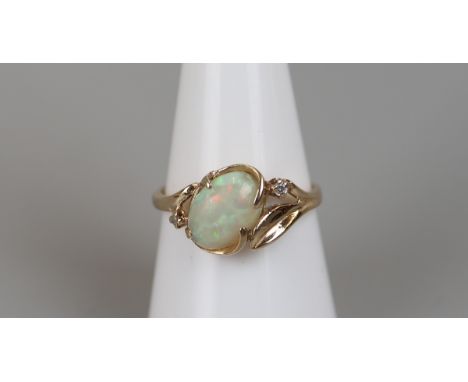 Gold opal &amp; diamond set ring - Size P 