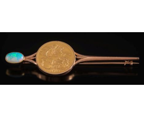 A sovereign dated '1912', mounted on a bar brooch: terminated with a single oval opal.