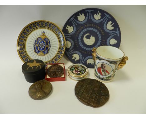 Four trays of collectable ceramics including Spode 'Love in a mist' plate, Wedgwood, Halcyon Days boxed patch box, 1977 Jubil