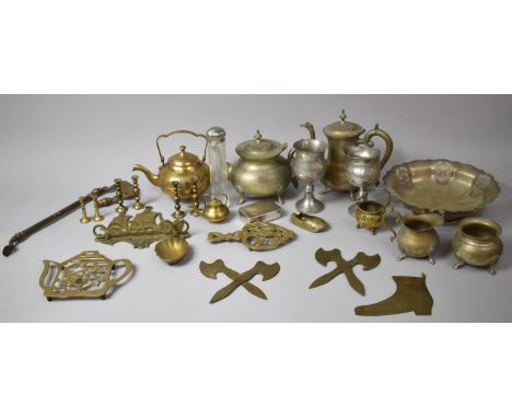 A Collection of Various Metalwares to comprise Silver Plated Teapot, Coffee Pot, Brass Ornaments 